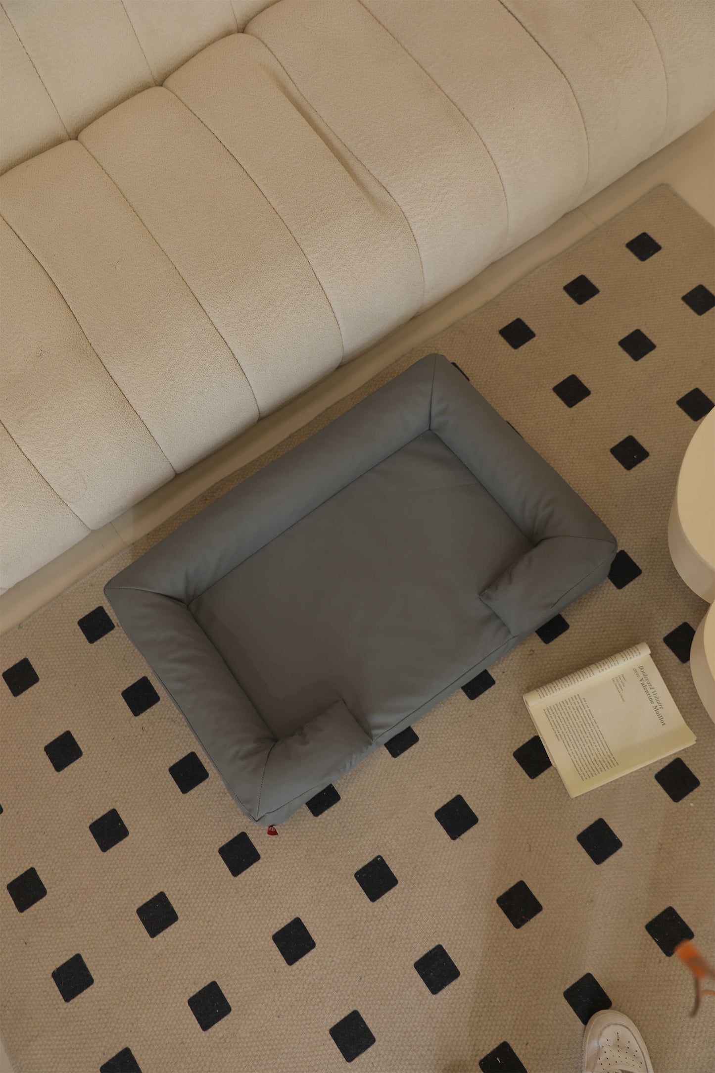 CONCAVE WATERPROOF ARTIFICIAL LEATHER PET SOFA