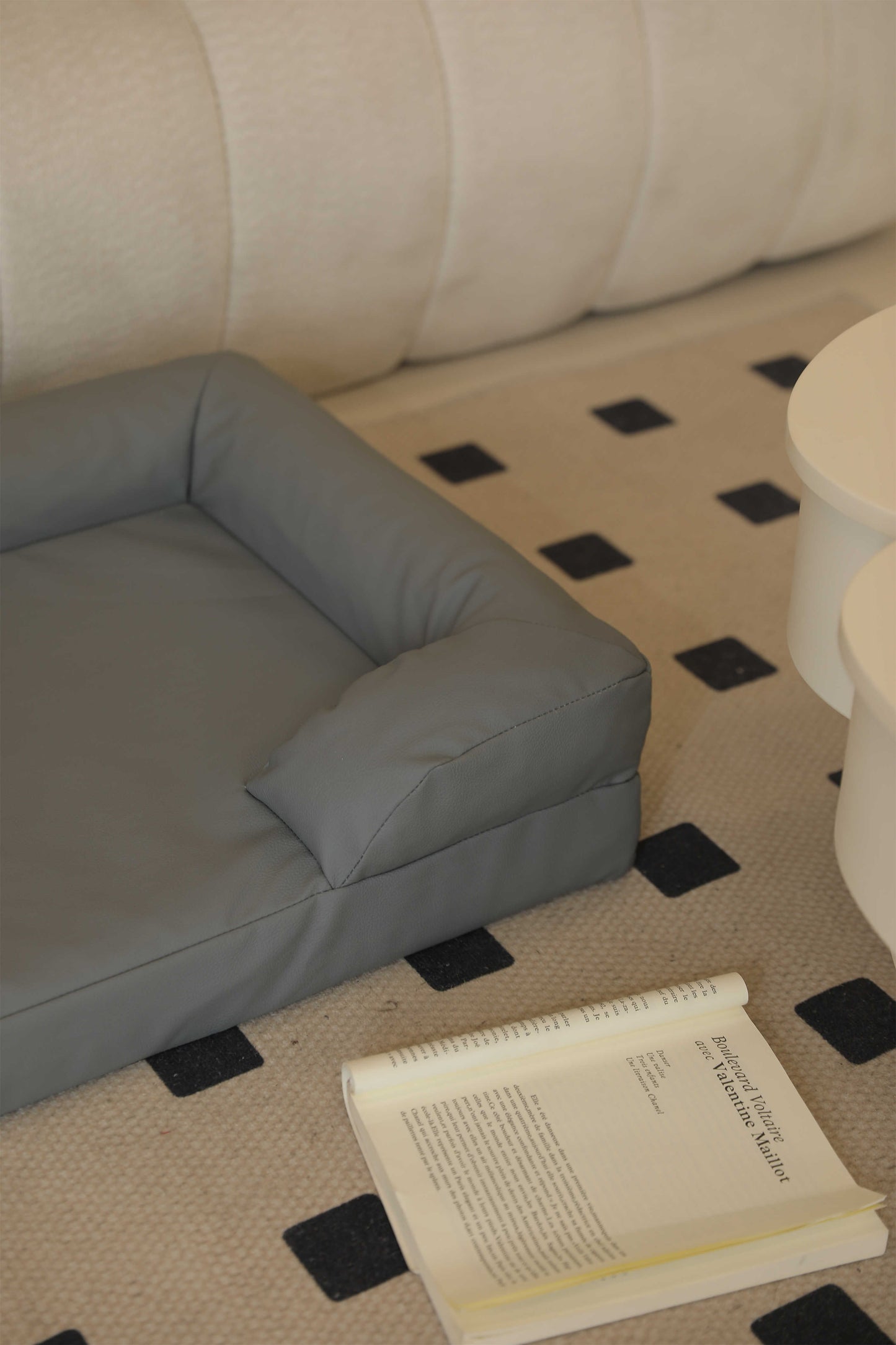 CONCAVE WATERPROOF ARTIFICIAL LEATHER PET SOFA