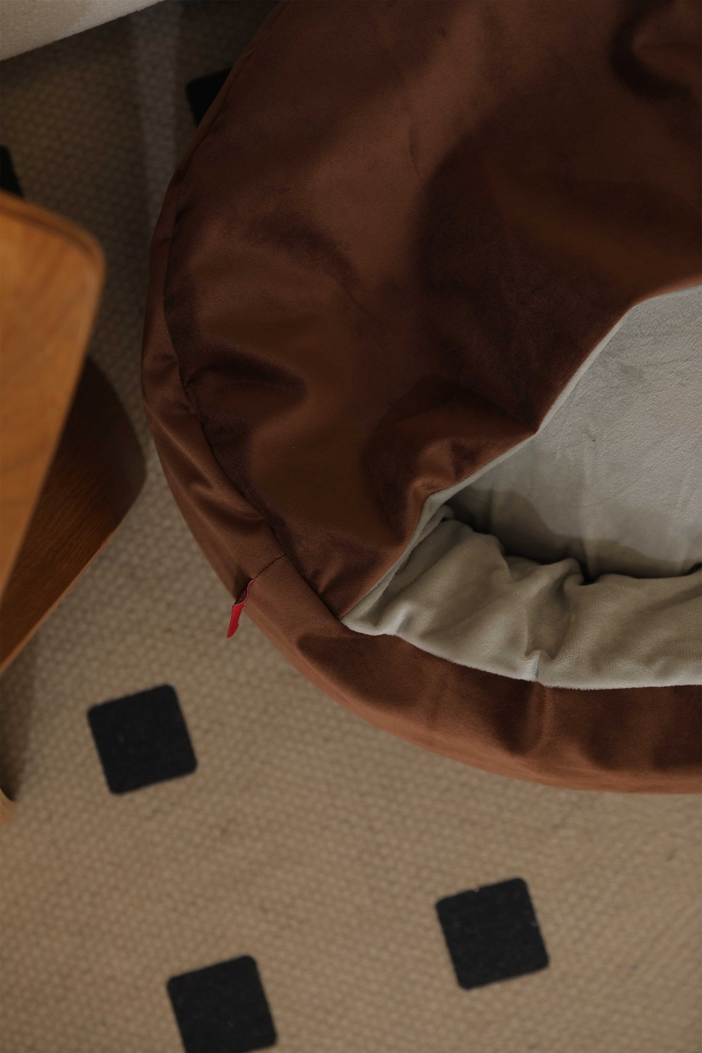 CRYSTAL ULTRA SOFT FABRIC PET NEST