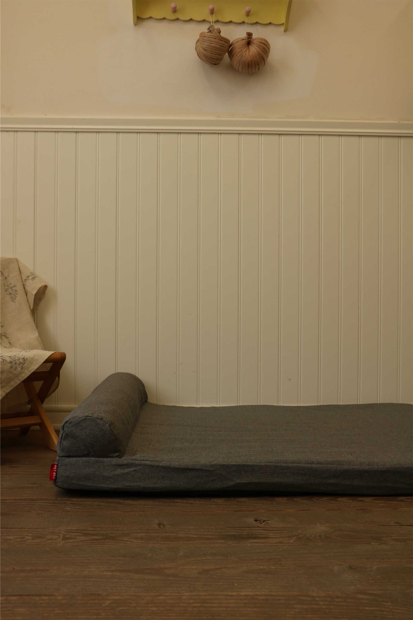 LINEN SINGLE PILLOW PET BED