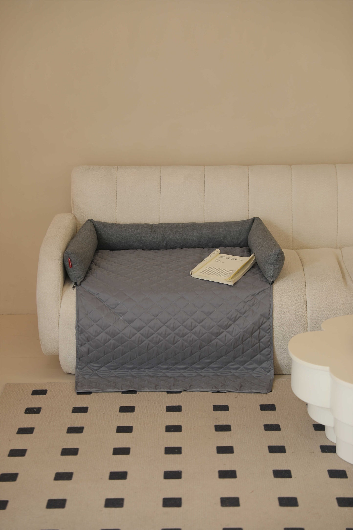 SPRING TEXTILE PET SOFA WITH THREE-SIDED PILLOWS