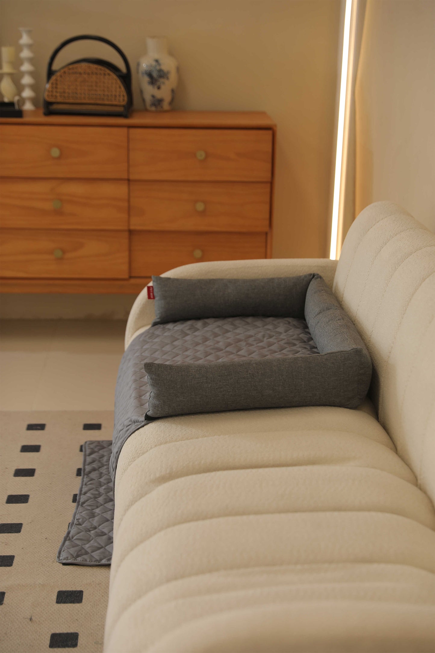 SPRING TEXTILE PET SOFA WITH THREE-SIDED PILLOWS