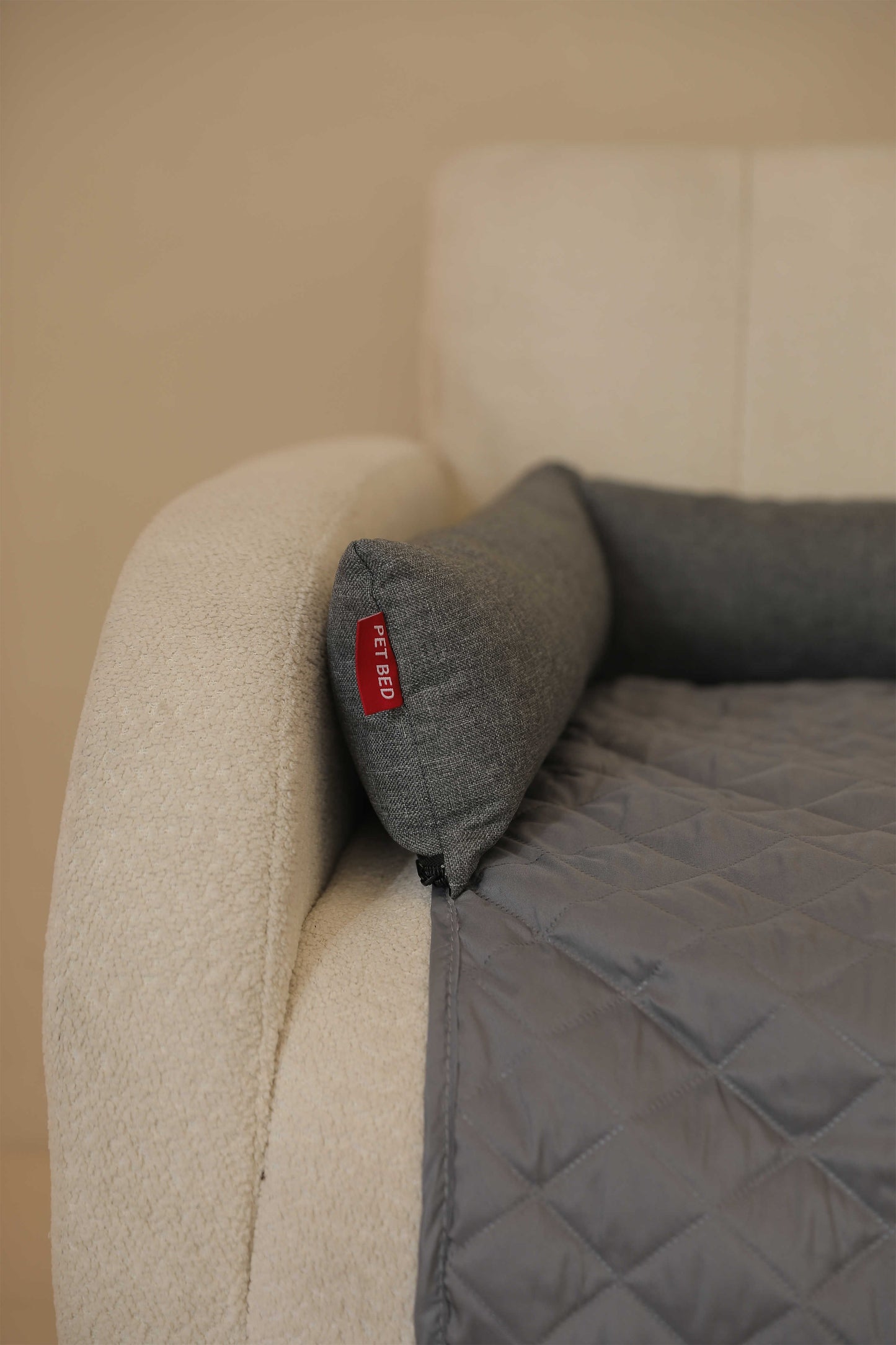 SPRING TEXTILE PET SOFA WITH THREE-SIDED PILLOWS