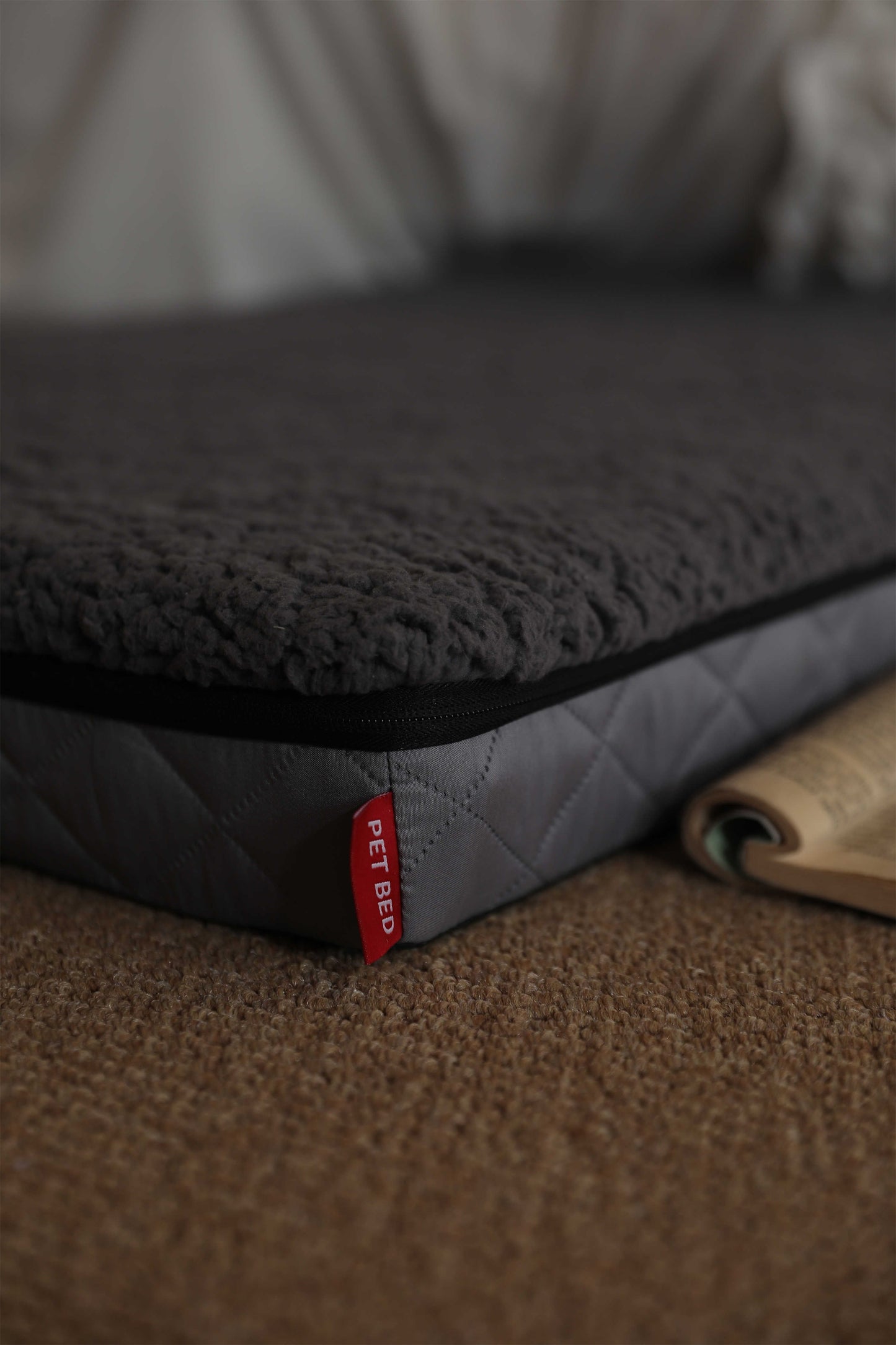 DETACHABLE ALL-SEASON PET BED